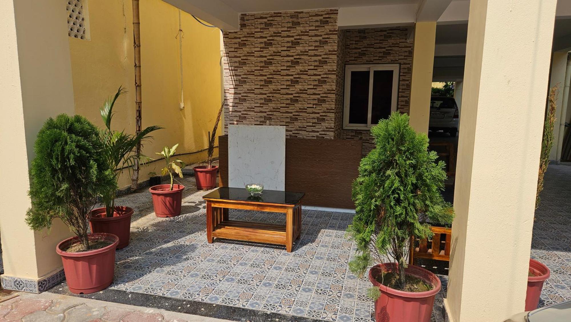 Vensa Homestay Puri Esterno foto